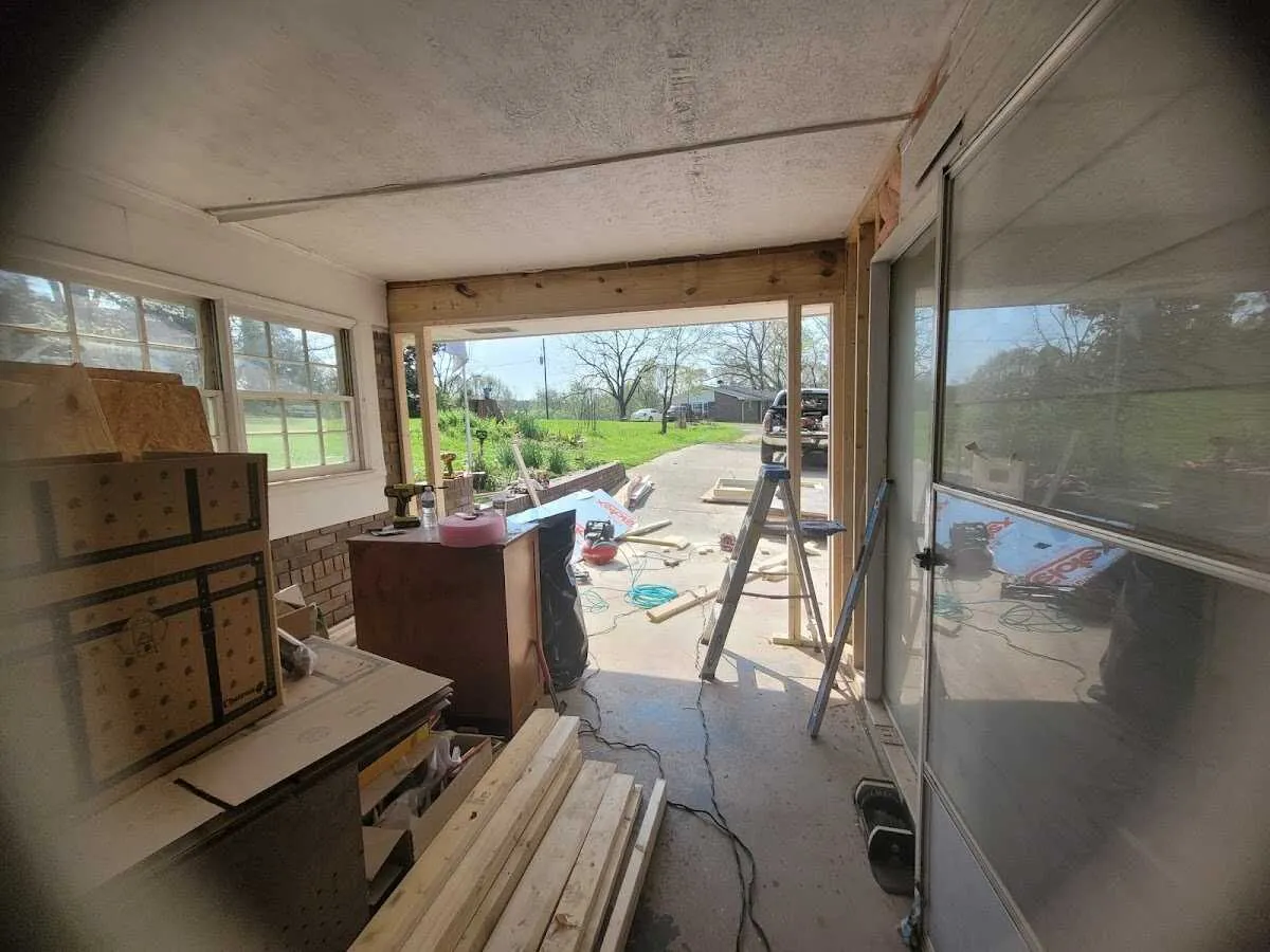 Air movers and dehumidifier for Water Mitigation Services in Maryville